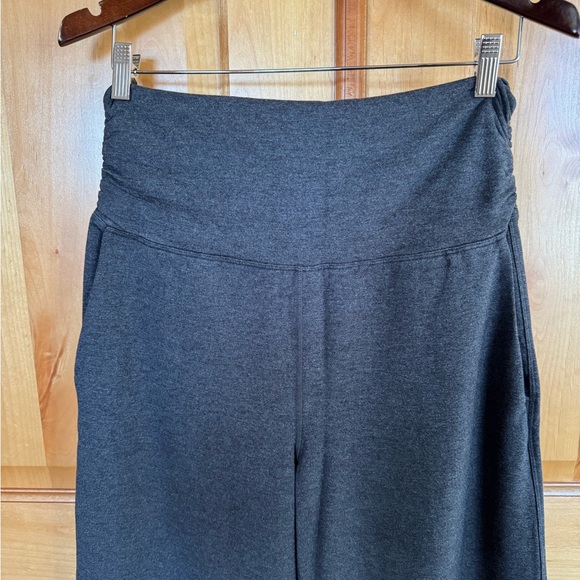 Lululemon Wide Leg High Waist Stretchy Pants. Never Worn. Size 10 - Picture 3 of 12